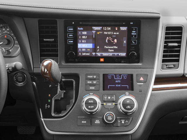 2017 Toyota Sienna XLE Auto Access Seat
