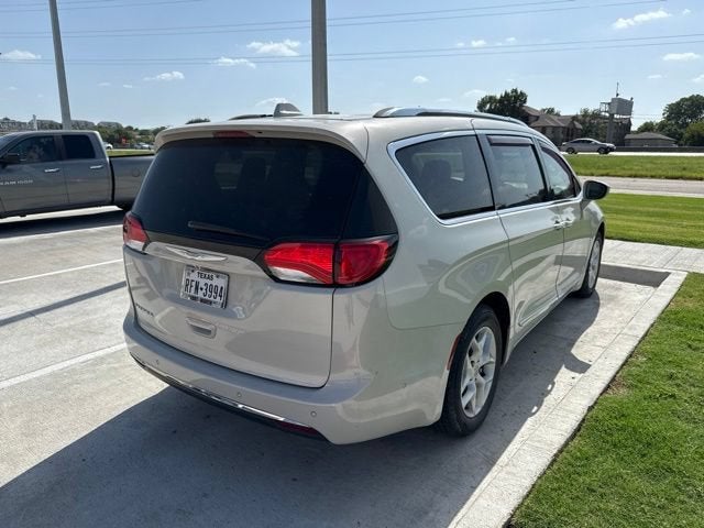 2017 Chrysler Pacifica Touring L Plus