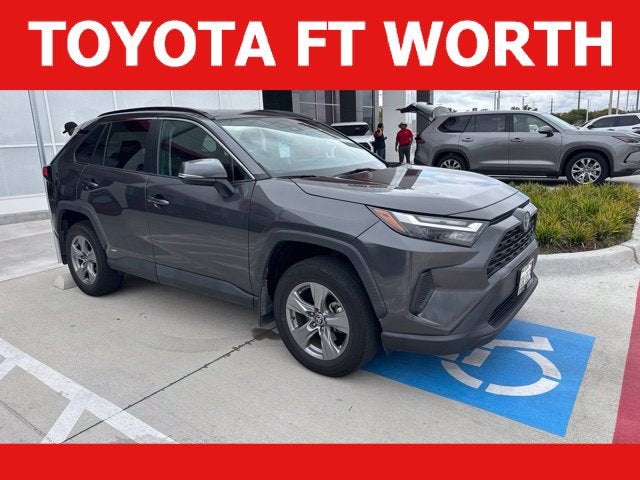 2022 Toyota RAV4 XLE