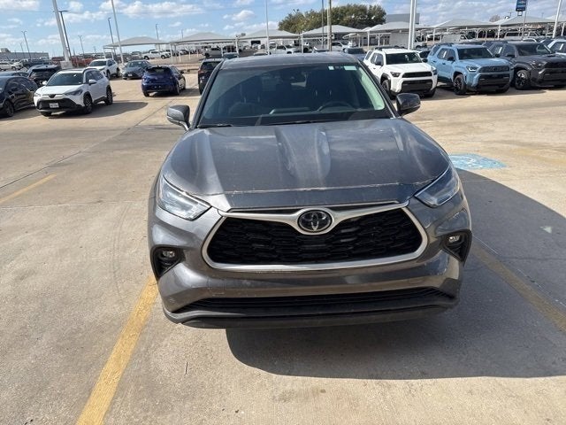 2025 Toyota Highlander LE