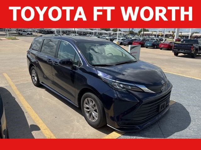 2024 Toyota Sienna LE