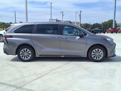 2022 Toyota Sienna XLE