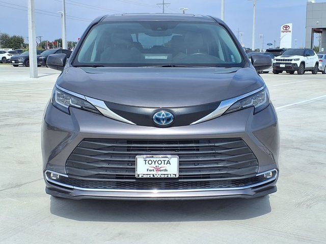 2022 Toyota Sienna XLE