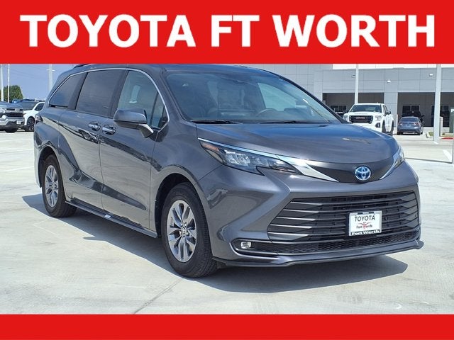 2025 Toyota Sienna XLE