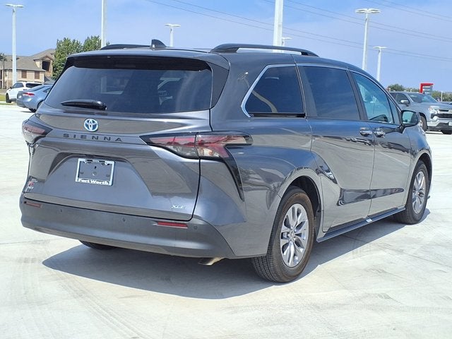 2025 Toyota Sienna XLE