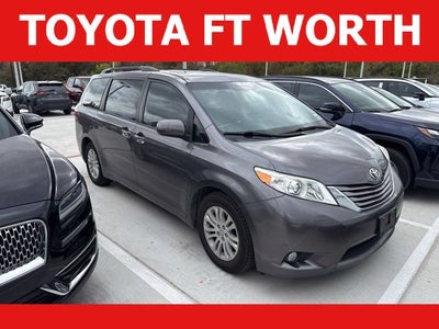 2017 Toyota Sienna XLE