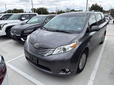 2017 Toyota Sienna XLE