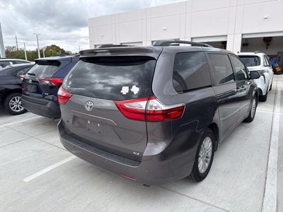 2017 Toyota Sienna XLE