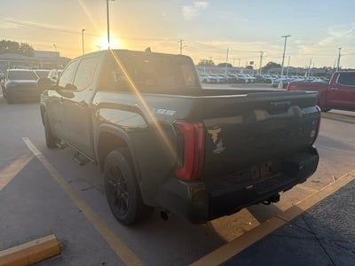 2022 Toyota Tundra 4WD SR5