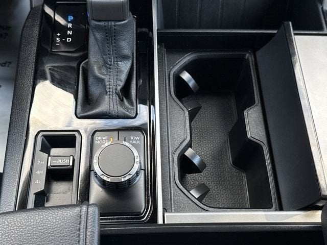 2025 Toyota Sequoia SR5 - Photo 33