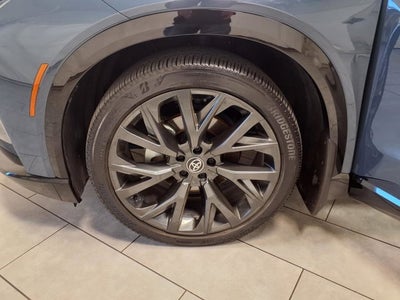 2025 Toyota Crown Signia XLE