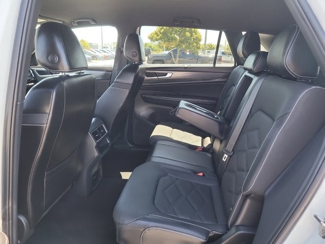 2024 Volkswagen Atlas Cross Sport 2.0T SE with Technology