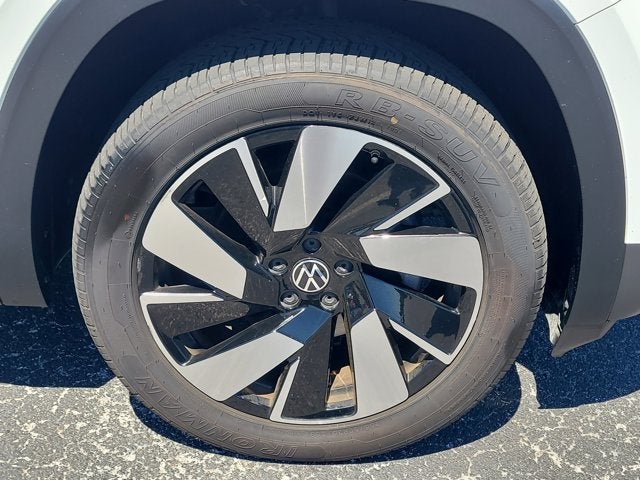 2024 Volkswagen Atlas Cross Sport 2.0T SE with Technology