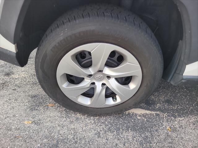 2020 Toyota RAV4 LE