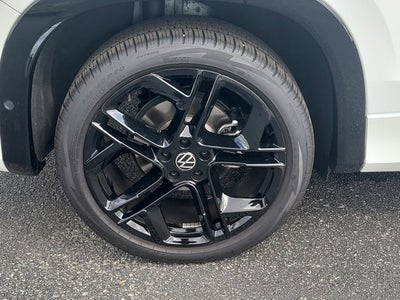 2025 Volkswagen Tiguan SE R-Line Black