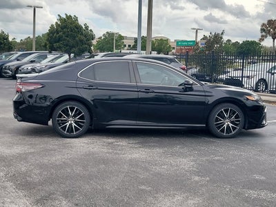2022 Toyota Camry SE