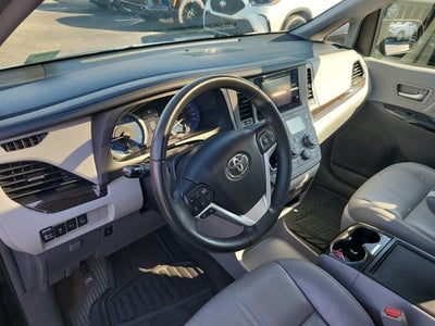 2017 Toyota Sienna XLE Premium