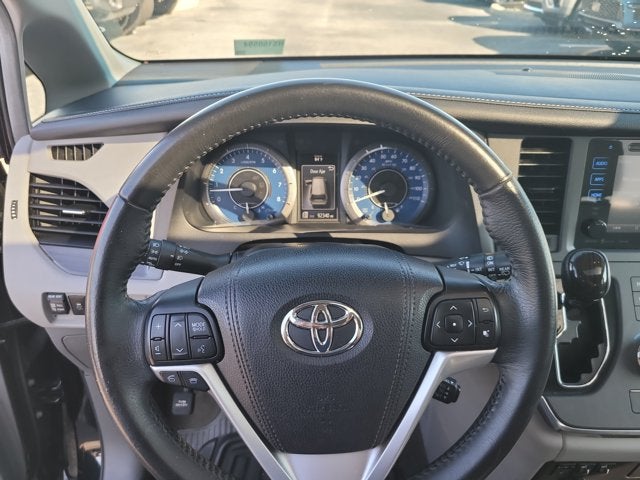 2017 Toyota Sienna XLE Premium
