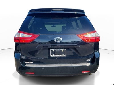 2017 Toyota Sienna XLE Premium