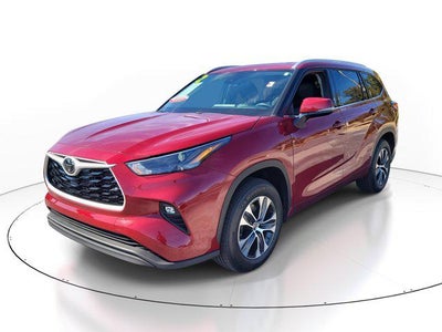 2022 Toyota HIGHLANDER XLE