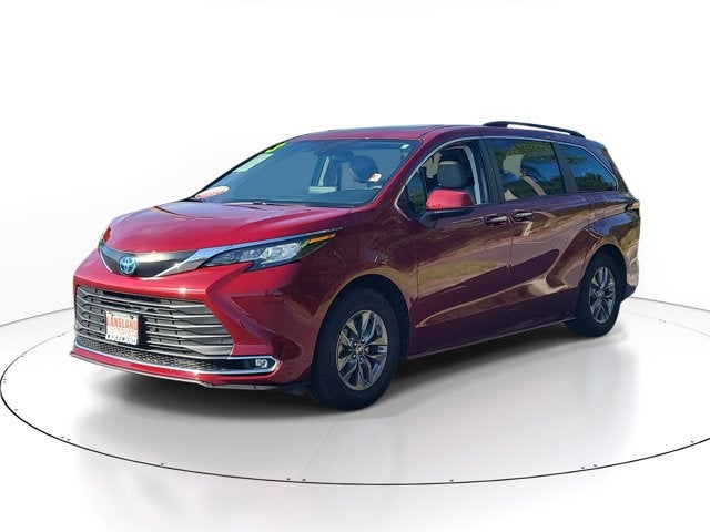 2023 Toyota Sienna XLE