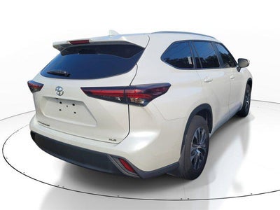 2024 Toyota HIGHLANDER XLE