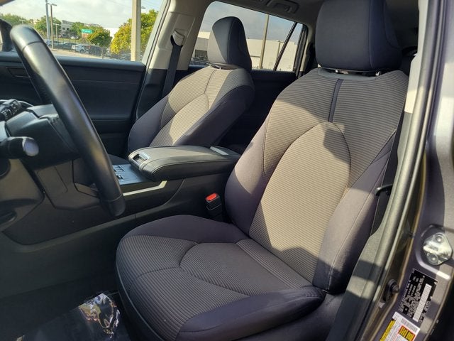 2023 Toyota Highlander LE