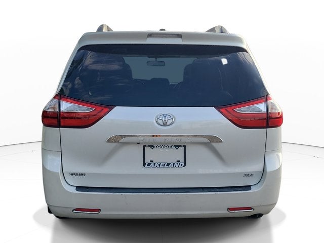 2016 Toyota Sienna XLE