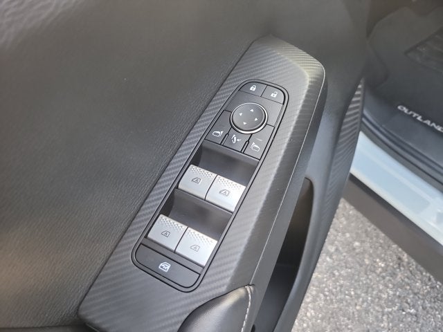 2023 Mitsubishi Outlander SE Black Edition