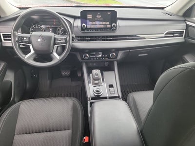 2024 Mitsubishi Outlander ES