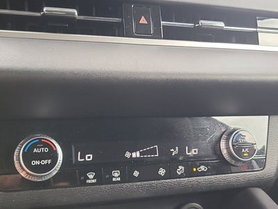 2024 Mitsubishi Outlander ES