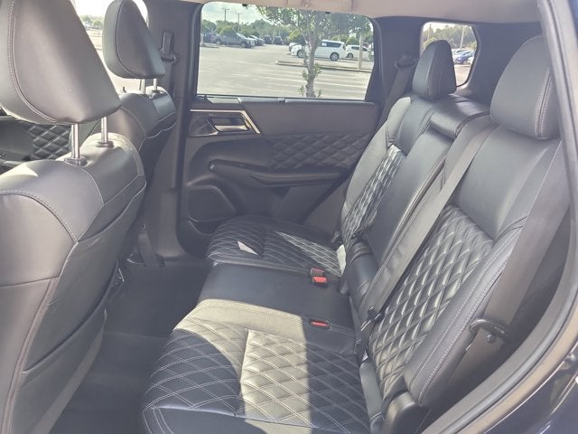 2023 Mitsubishi Outlander SEL