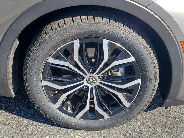 2023 Toyota Toyota Crown LTD Limited