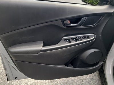 2022 Hyundai Kona SE