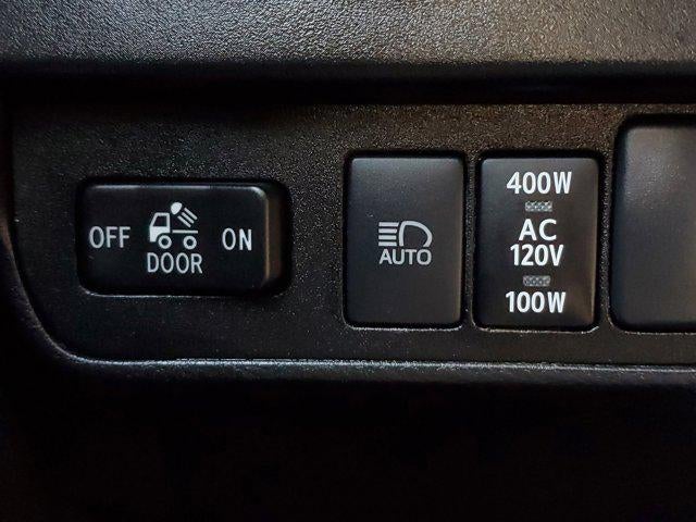 2022 Toyota Tacoma 2WD SR5