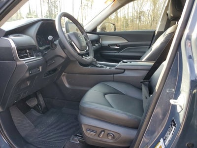 2025 Toyota Grand Highlander LE
