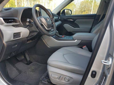 2024 Toyota Highlander LE