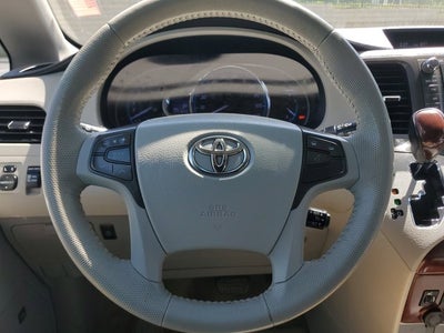 2011 Toyota Sienna XLE AAS