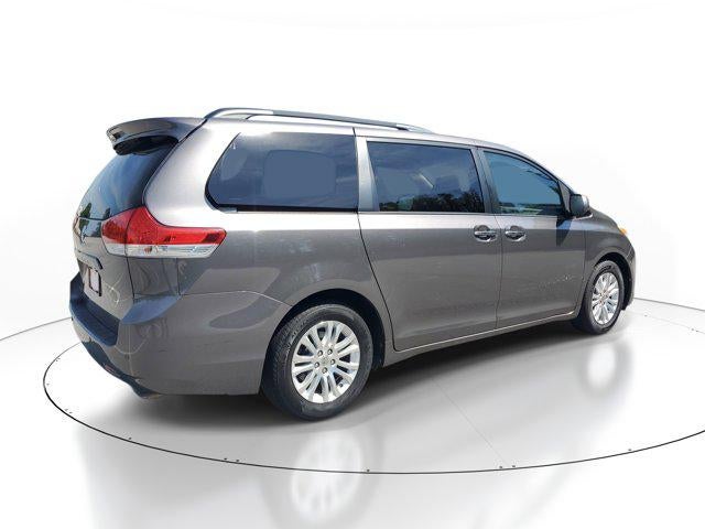 2011 Toyota Sienna XLE AAS