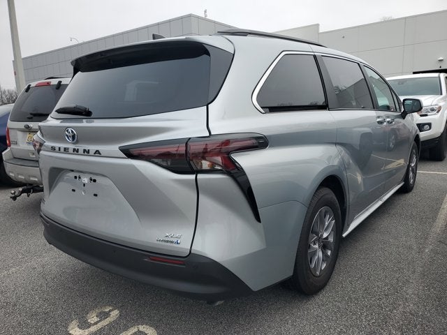 2024 Toyota Sienna XLE