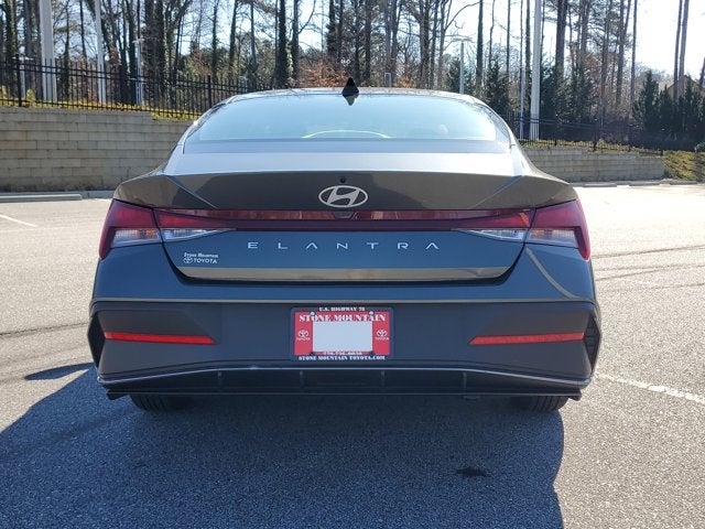 2024 Hyundai Elantra SE