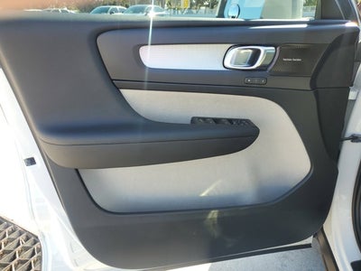 2019 Volvo XC40 Momentum