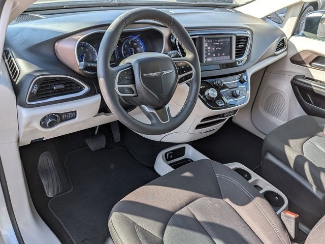 2024 Chrysler Voyager LX