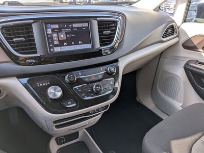 2024 Chrysler Voyager LX