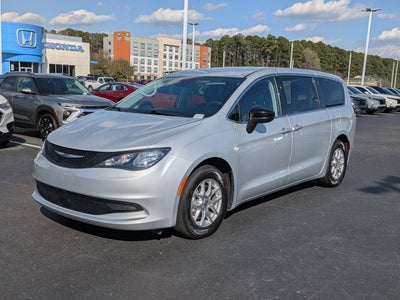 2024 Chrysler Voyager LX