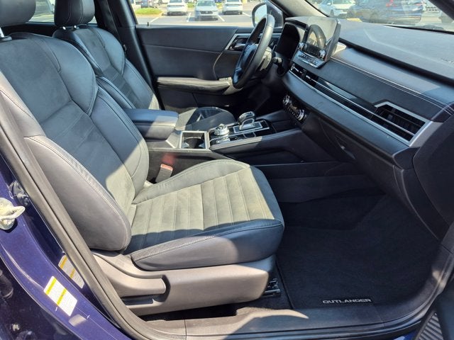 2023 Mitsubishi Outlander SE