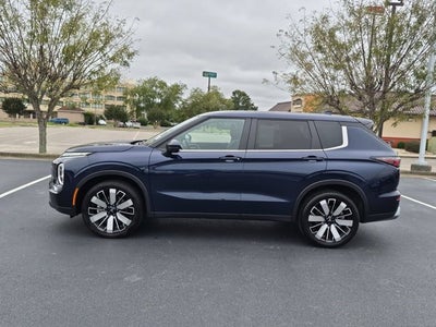 2025 Mitsubishi Outlander SE