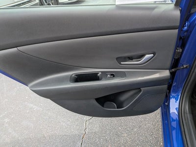 2025 Hyundai Elantra SEL Convenience