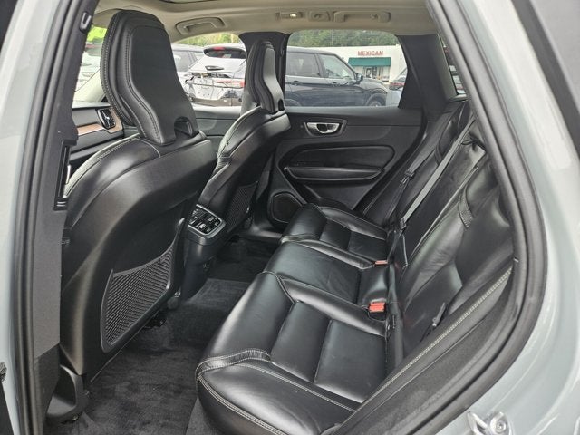 2024 Volvo XC60 Ultimate Dark Theme