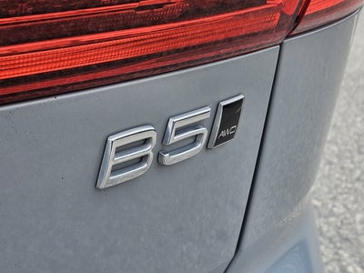2024 Volvo XC60 Ultimate Dark Theme